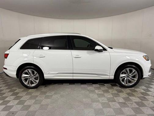 2021 Audi Q7 45 Premium Plus