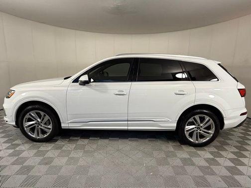 2021 Audi Q7 45 Premium Plus