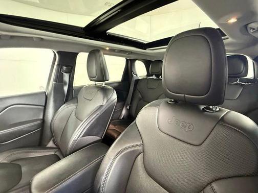 2022 Jeep Cherokee Latitude Lux