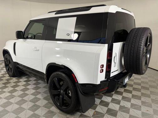 2024 Land Rover Defender X-Dynamic SE