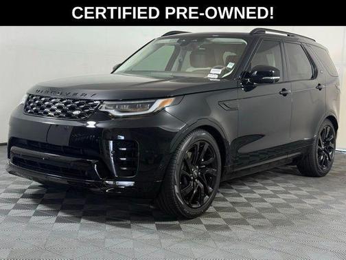 Santorini Black Metallic 2025 Land Rover Discovery Dynamic SE