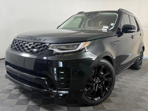 Santorini Black Metallic 2025 Land Rover Discovery Dynamic SE