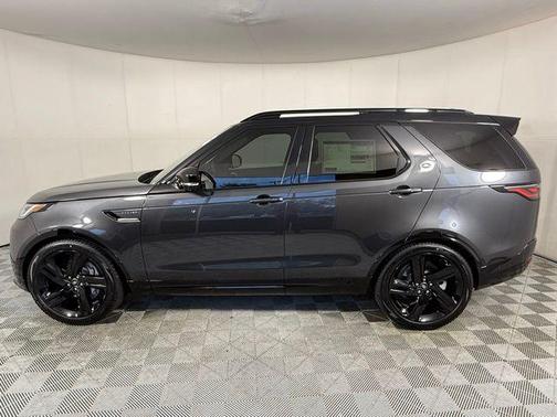 Carpathian Gray Premium Metallic 2026 Land Rover Discovery Dynamic SE