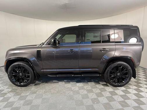 2025 Land Rover Defender V8