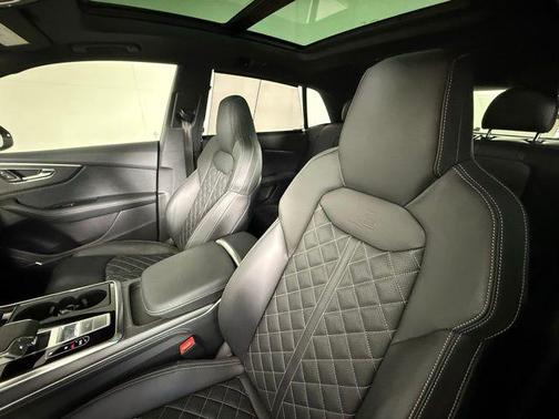 2024 Audi SQ8 4.0T Premium Plus