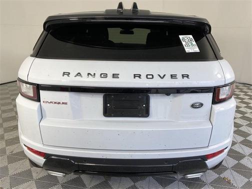 Yulong White Metallic 2018 Land Rover Range Rover Evoque SE Premium