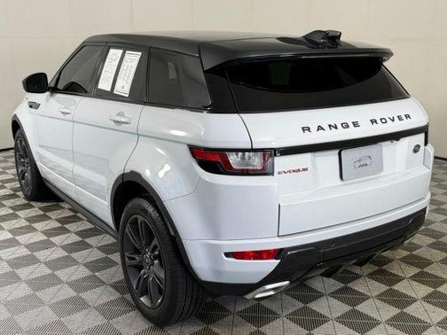 Yulong White Metallic 2018 Land Rover Range Rover Evoque SE Premium