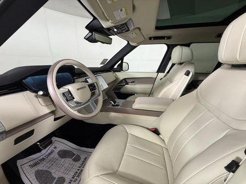 2026 Land Rover Range Rover SE