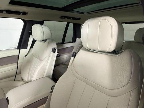 2026 Land Rover Range Rover SE