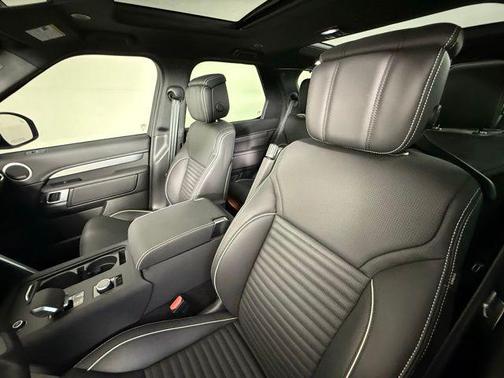 2024 Land Rover Discovery Dynamic SE