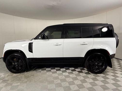 2025 Land Rover Defender X-Dynamic SE