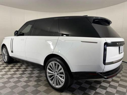 2025 Land Rover Range Rover SE