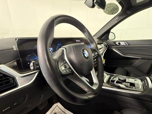 Alpine White 2025 BMW X5 xDrive40i