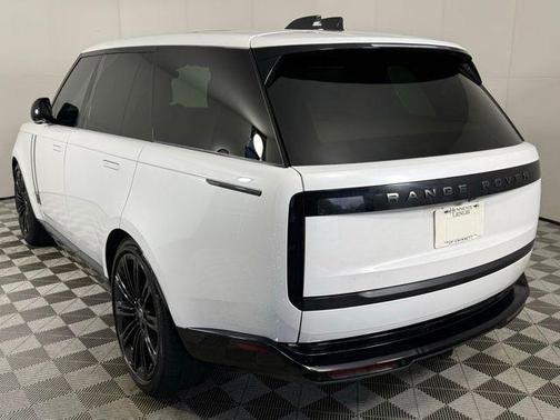 2024 Land Rover Range Rover SE