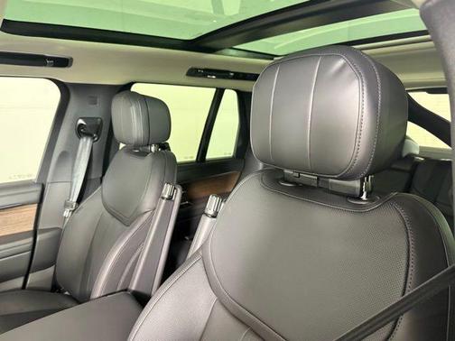 2026 Land Rover Range Rover SE