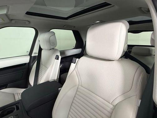 2025 Land Rover Discovery S