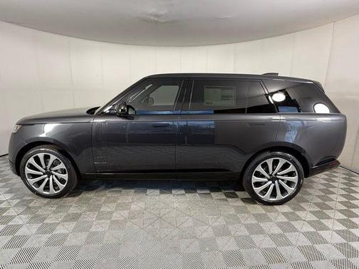 Carpathian Gray Premium Metallic 2026 Land Rover Range Rover SE