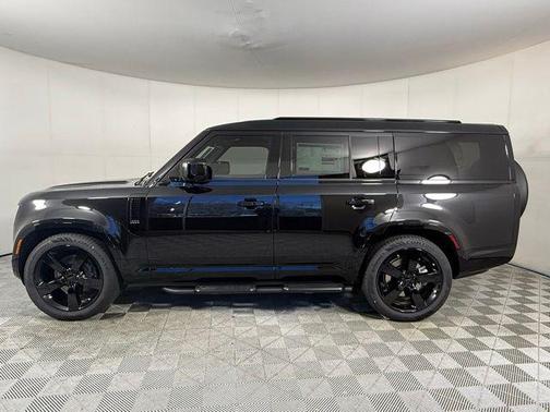 2026 Land Rover Defender X-Dynamic SE