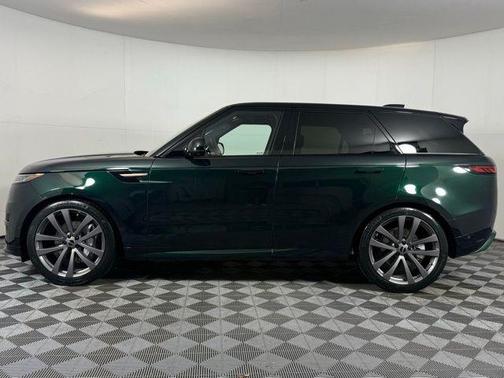 2025 Land Rover Range Rover Sport SE