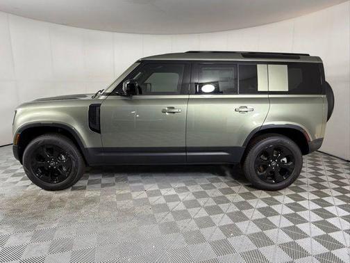2025 Land Rover Defender S