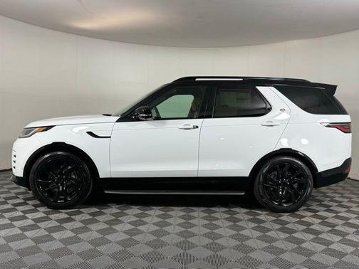 2025 Land Rover Discovery Dynamic SE