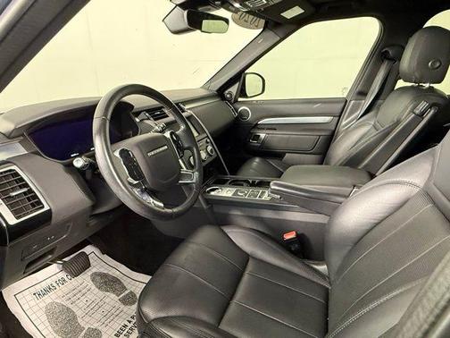 2020 Land Rover Discovery Landmark Edition