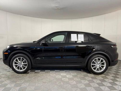 Black Metallic 2024 Porsche Cayenne Cayenne