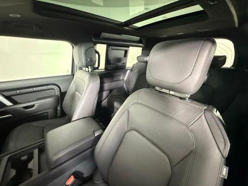 2024 Land Rover Defender V8