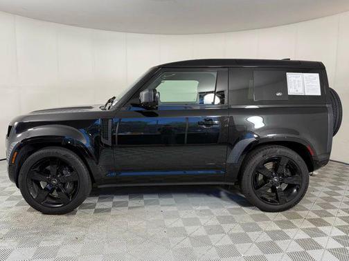 2024 Land Rover Defender V8