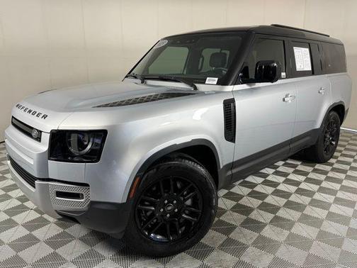 2023 Land Rover Defender SE