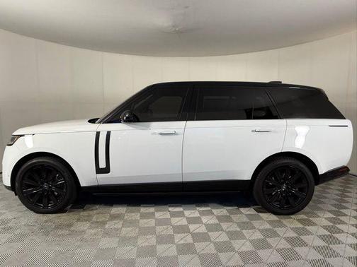 2023 Land Rover Range Rover SE
