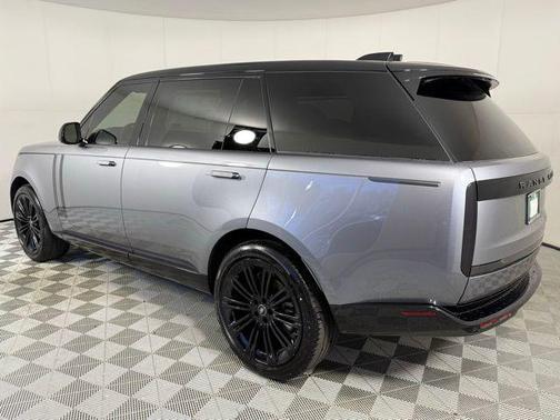 2025 Land Rover Range Rover SE