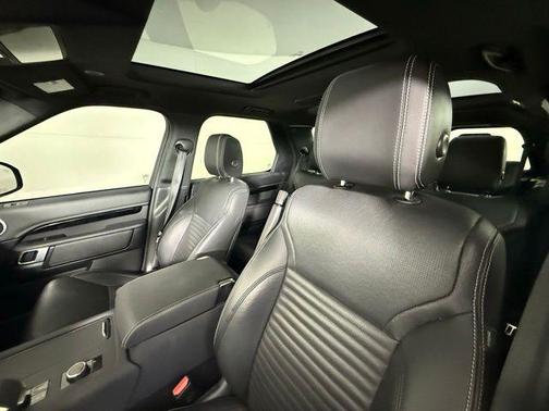 2023 Land Rover Discovery S R-Dynamic