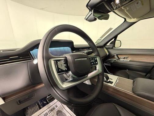 2026 Land Rover Range Rover SE