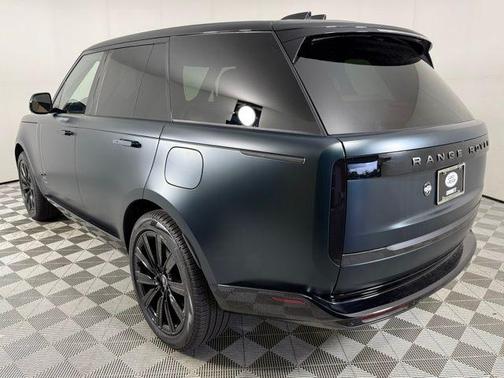 2025 Land Rover Range Rover SE