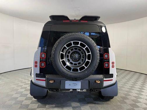 Borasco Gray Metallic 2026 Land Rover Defender OCTA