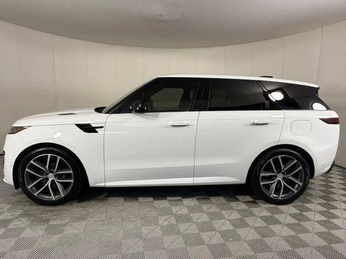 2025 Land Rover Range Rover Sport SE