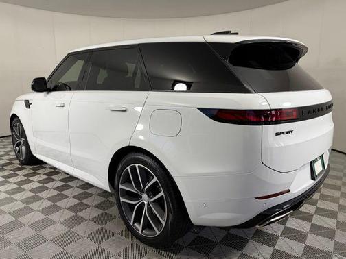 2025 Land Rover Range Rover Sport SE