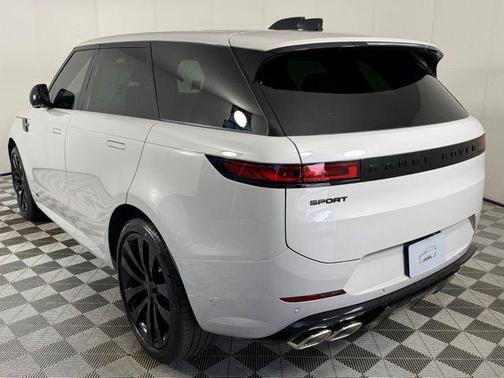 Borasco Gray Metallic 2026 Land Rover Range Rover Sport SE