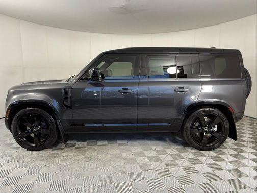 2025 Land Rover Defender V8