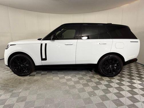 2025 Land Rover Range Rover SE