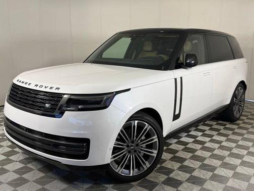 Ostuni Pearl White Metallic 2024 Land Rover Range Rover SE