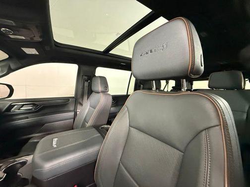 2025 GMC Yukon XL AT4