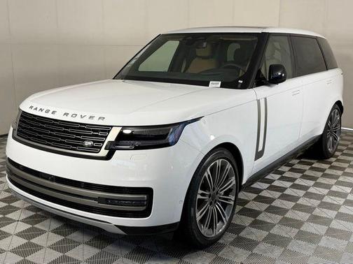 Fuji White 2026 Land Rover Range Rover SE