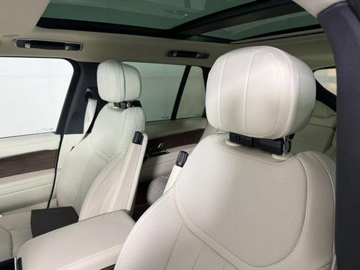 2026 Land Rover Range Rover SE
