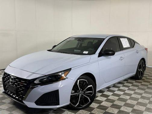 Gray Sky Pearl 2023 Nissan Altima 2.5 SR