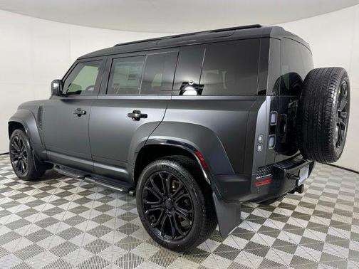 2026 Land Rover Defender V8