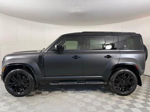 2026 Land Rover Defender V8