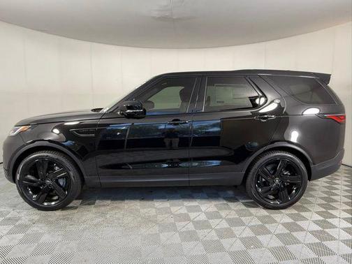 Santorini Black Metallic 2025 Land Rover Discovery S