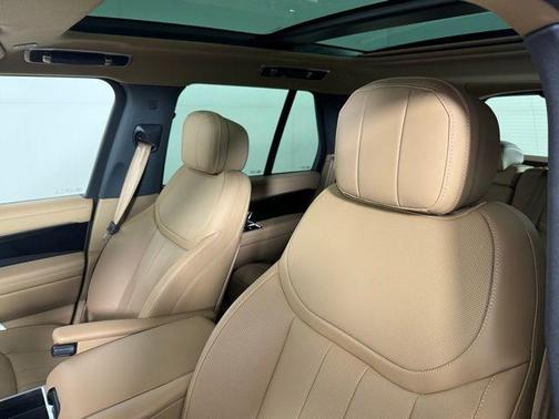 2025 Land Rover Range Rover SE